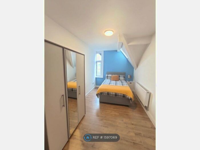 3 Bedroom Flat To Rent In Copson Street, Manchester, M20