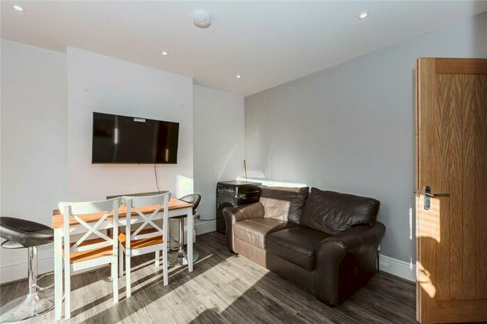 4 Bedroom Semi-Detached House To Rent In Ninth Avenue, Bristol, BS7