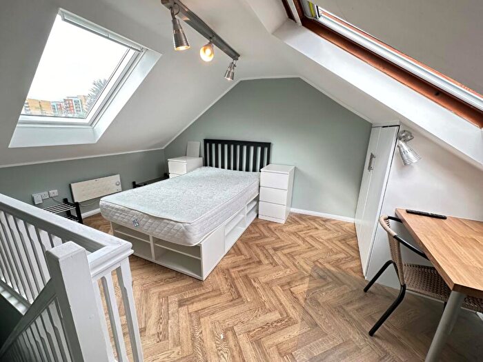 1 Bedroom Terraced House To Rent In Park Street, Luton, Bedfordshire, LU1