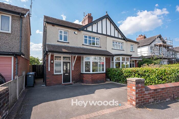 3 Bedroom Semi-Detached House For Sale In Kings Avenue, May Bank, Newcastle, ST5