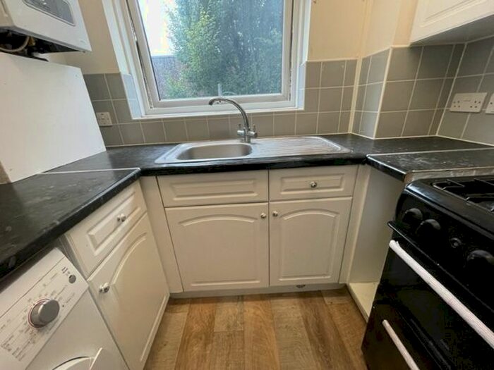 1 Bedroom Studio To Rent In Tavistock Road, Croydon, CR0