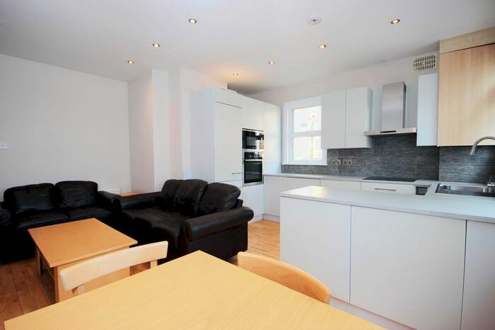 3 Bedroom Maisonette To Rent In Salterford Road, London, SW17
