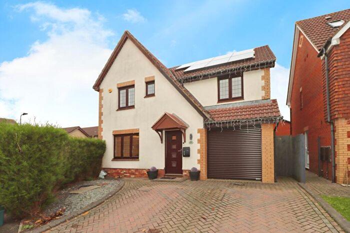 4 Bedroom Detached House For Sale In Juniper Way, Bradley Stoke, Bristol, Gloucestershire, BS32