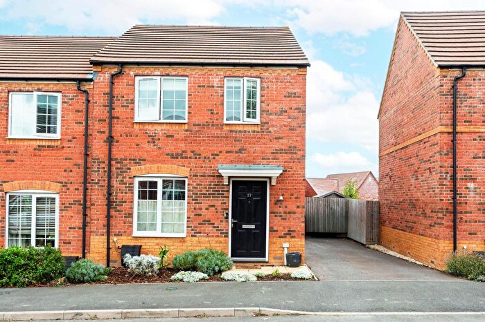 3 Bedroom Semi Detached House For Sale In Webb Road, Shipston-On-Stour, CV36