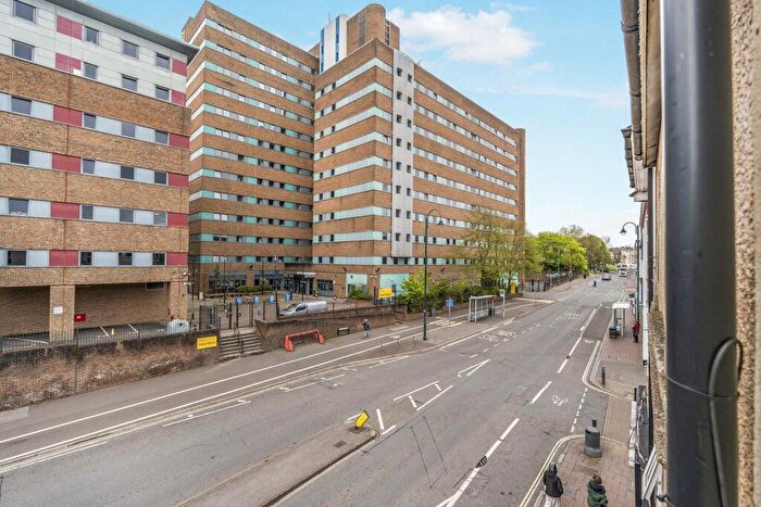 1 Bedroom Flat To Rent In St. Marys Road, Southampton, Hampshire, SO14