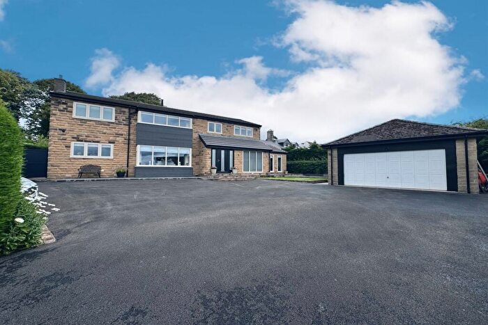 5 Bedroom Detached House For Sale In St. Anns Close, Chapel-En-Le-Frith, High Peak, SK23
