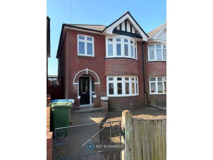 3 Bedroom Semi-Detached House To Rent In Obelisk Road, Southampton, SO19