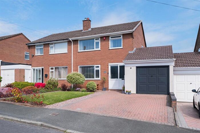 3 Bedroom Semi-Detached House For Sale In Coniston Avenue, Winsford, CW7