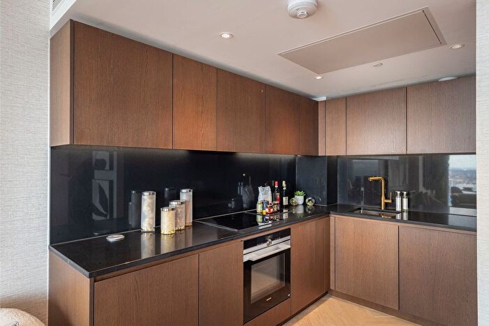 2 Bedroom Flat For Sale In Landmark Pinnacle, Tower Hamlets, London, E14