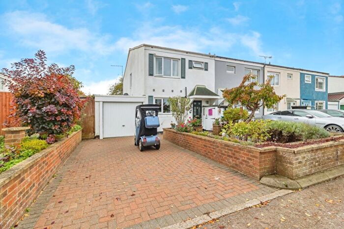 4 Bedroom End Of Terrace House For Sale In Thane Court, Stantonbury, Milton Keynes, MK14