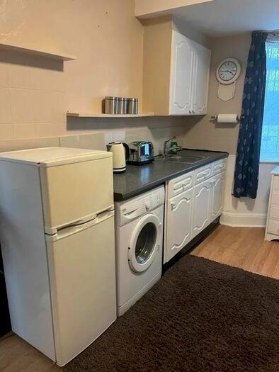 Studio To Rent In Cheam Road, Sutton, SM1