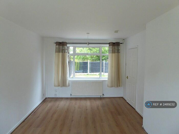 2 Bedroom Semi-Detached House To Rent In Monkswood Rise, Leeds, LS14