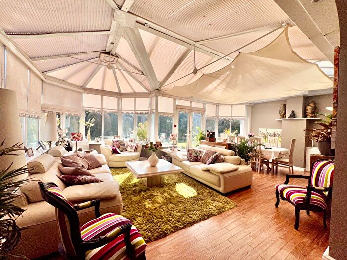 7 Bedroom Detached House To Rent In Orchard Drive, Uxbridge, UB8