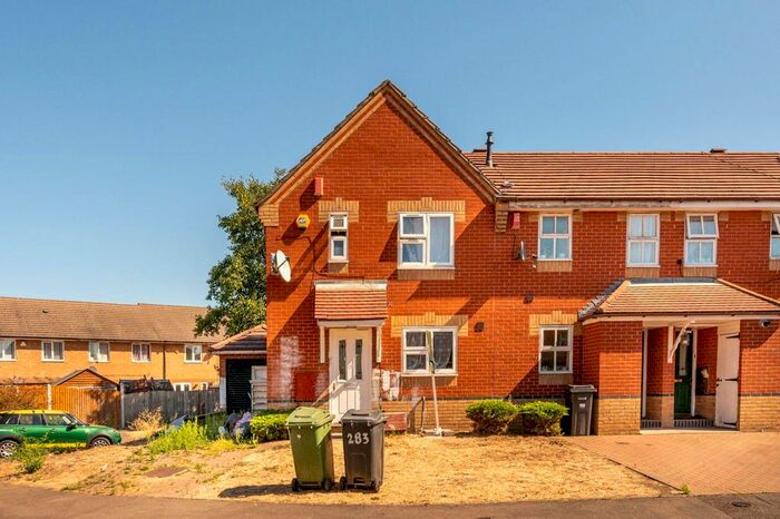 3 Bedroom Semi-Detached House To Rent In Ilford, Ilford, IG1