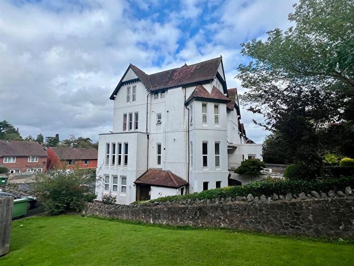 2 Bedroom Flat For Sale In Worcester Road, Malvern, WR14