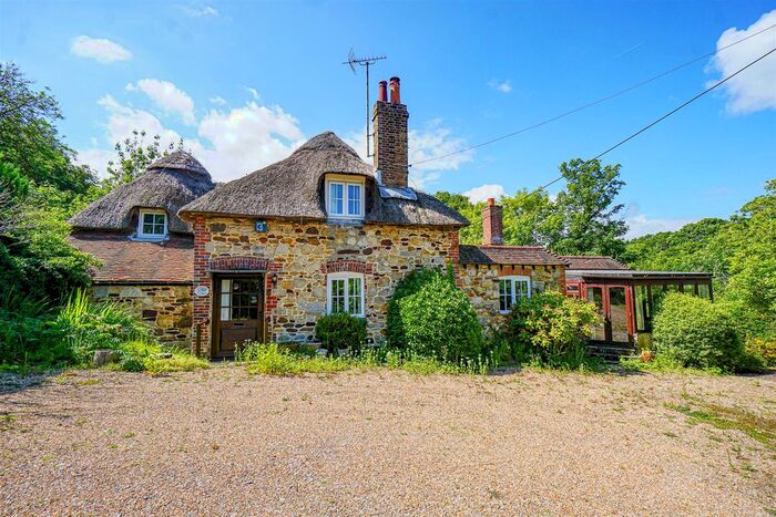 4 Bedroom Detached House For Sale In Battery Hill, Fairlight, Hastings, TN35