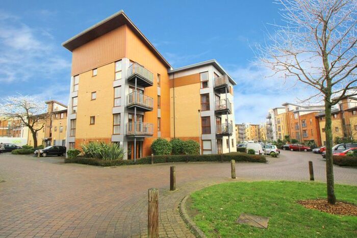 2 Bedroom Flat To Rent In Commonwealth Drive, Crawley, RH10