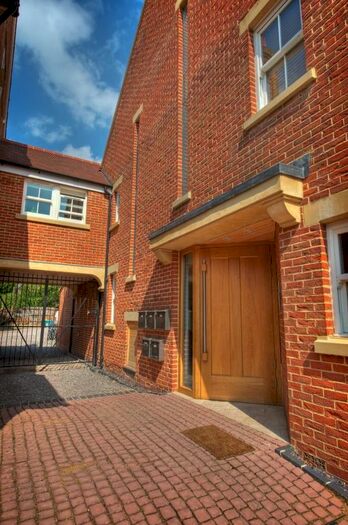 2 Bedroom Flat To Rent In Divinity Road, Oxford, OX4