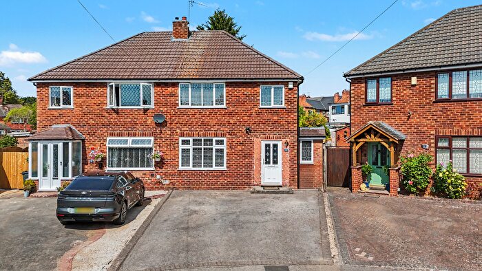 3 Bedroom Semi-Detached House For Sale In Newborough Grove, Birmingham, B28