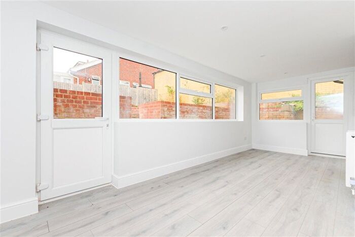 4 Bedroom Semi-Detached House For Sale In Biddenden Way, Istead Rise, Kent, DA13