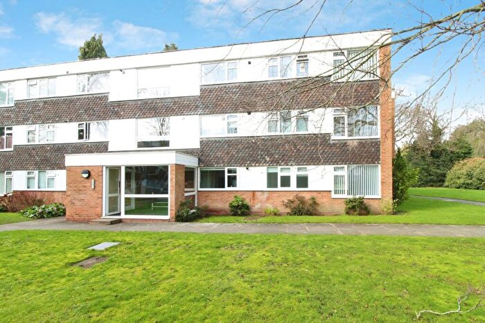 2 Bedroom Apartment For Sale In Warwick Road, Solihull, West Midlands, B91