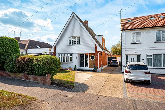 2 Bedroom Detached House For Sale In Sutton Road, Southend-On-Sea, SS2