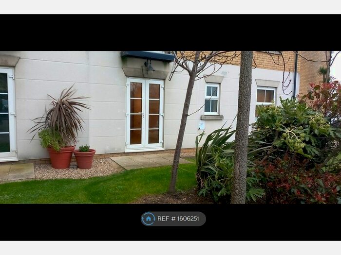 2 Bedroom Flat To Rent In Forge Way, Southend-On-Sea, SS1