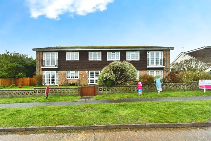 2 Bedroom Flat For Sale In Ambleside Avenue, Telscombe Cliffs, Peacehaven, BN10