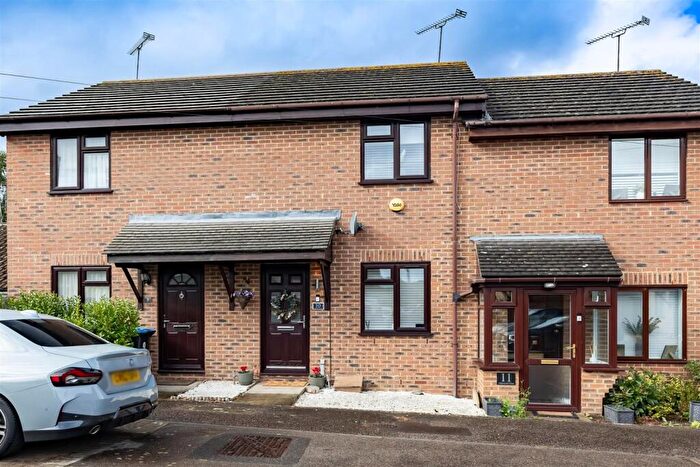 2 Bedroom Terraced House For Sale In Alderwood Close, Abridge., RM4