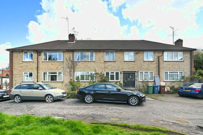 2 Bedroom Flat To Rent In Roxborough Avenue, Harrow, HA1