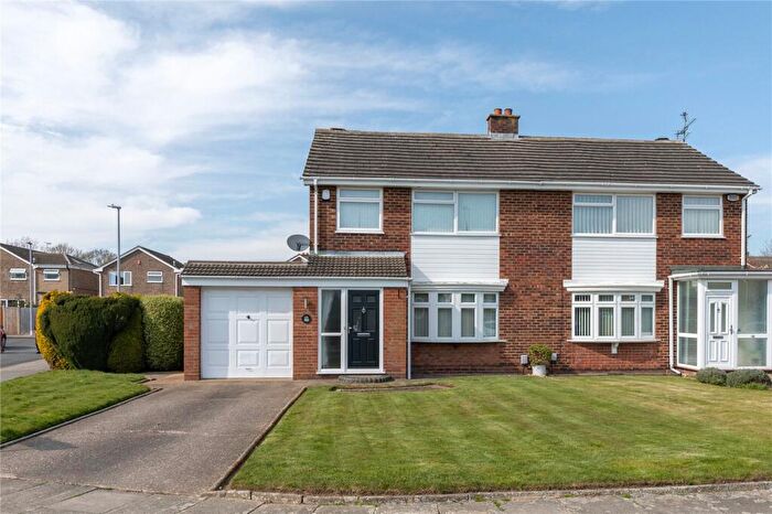 3 Bedroom Semi-Detached House To Rent In Rogate Road, Luton, Bedfordshire, LU2