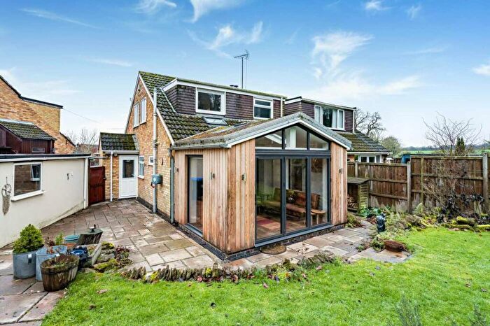 3 Bedroom Semi Detached House For Sale In The Paddock, Welton, NN11