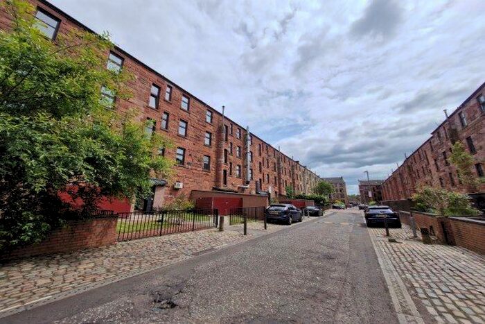 2 Bedroom Flat To Rent In Hathaway Lane, Glasgow, G20
