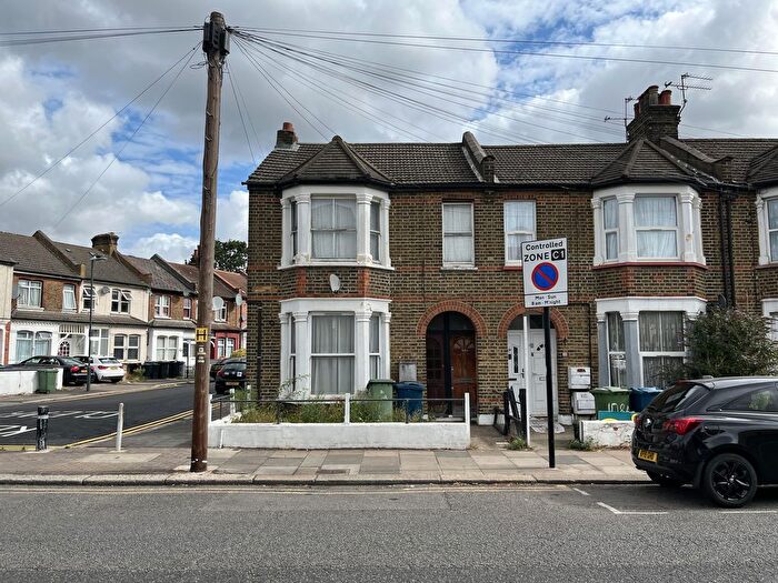 2 Bedroom Flat For Sale In Cecil Road, Harrow, Middlesex, HA3