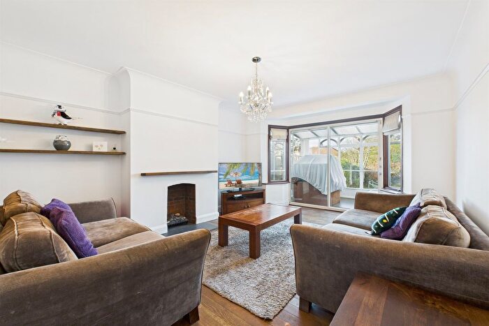 3 Bedroom Semi-Detached House To Rent In Christian Fields, Streatham, SW16