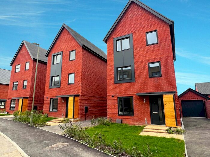 4 Bedroom Detached House To Rent In Glassfield Road, Whiteley, Fareham, PO15