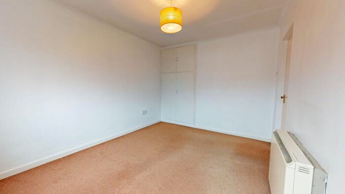 2 Bedroom Flat To Rent In Clos Treoda, Whitchurch, Cardiff, CF14