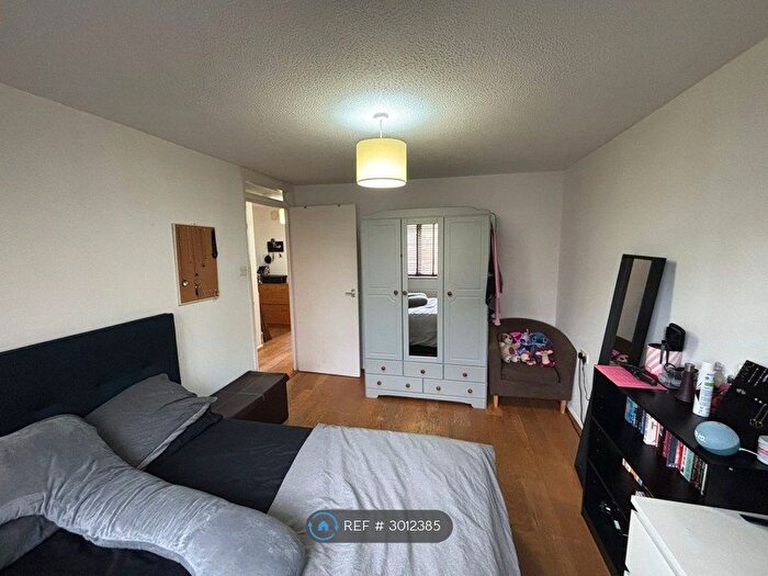 1 Bedroom Flat To Rent In Capstan Road, London, SE8