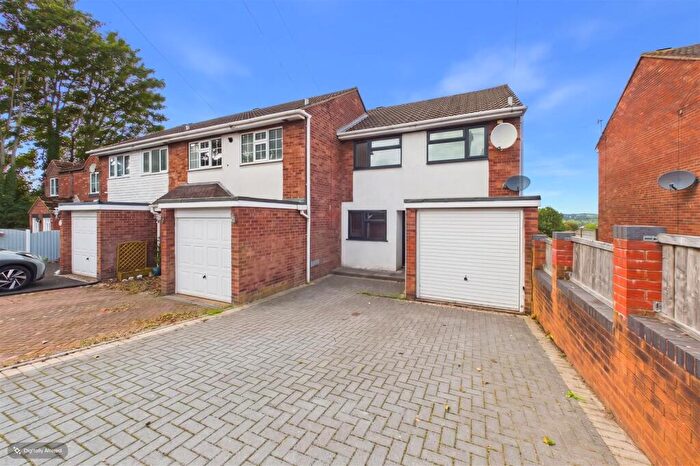 3 Bedroom Semi Detached House For Sale In Foredraft Street, Halesowen, West Midlands, B63