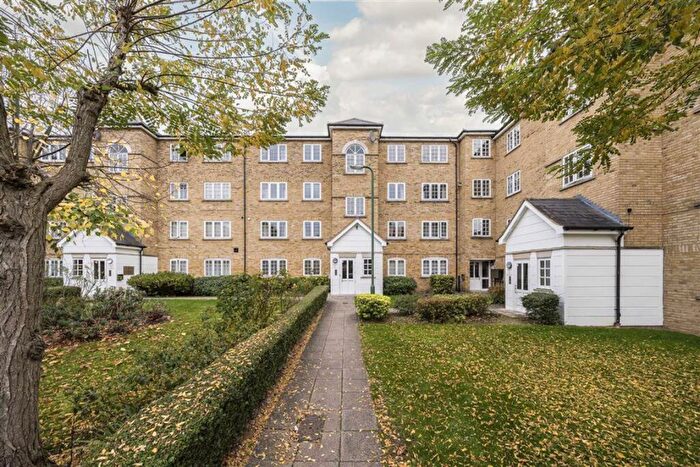 2 Bedroom Flat To Rent In Elizabeth Fry Place, Shooters Hill, SE18