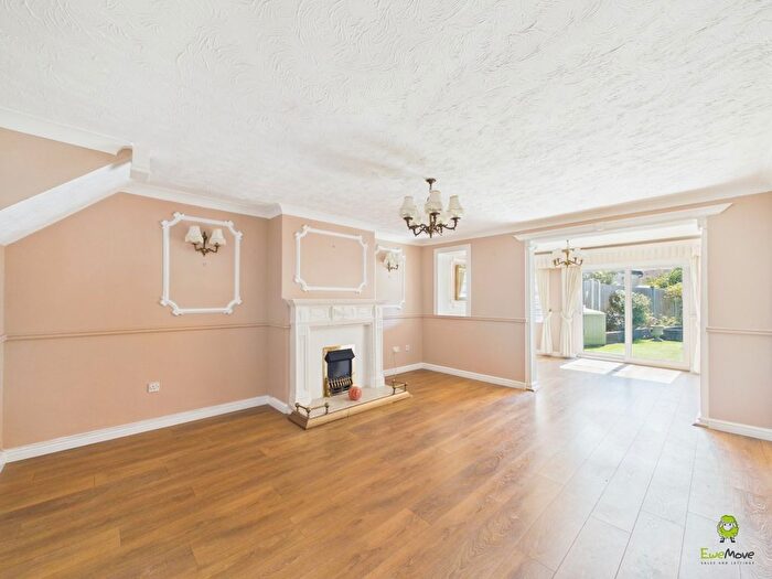 3 Bedroom Terraced House For Sale In Fox Hollow Drive, Bexleyheath, Kent, DA7