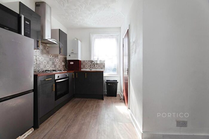2 Bedroom Flat To Rent In High Road Leyton, London, E10