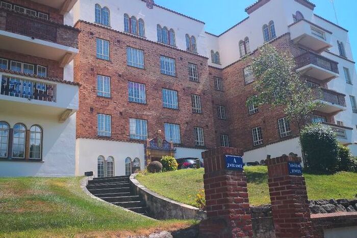 2 Bedroom Flat To Rent In Sea Road, Boscombe, Bournemouth, BH5