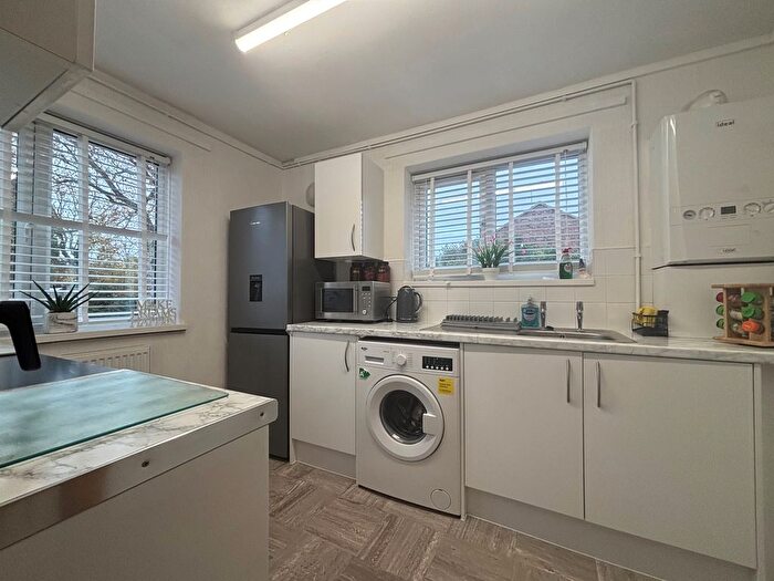 1 Bedroom Flat To Rent In Harwood Hill, Welwyn Garden City, AL8