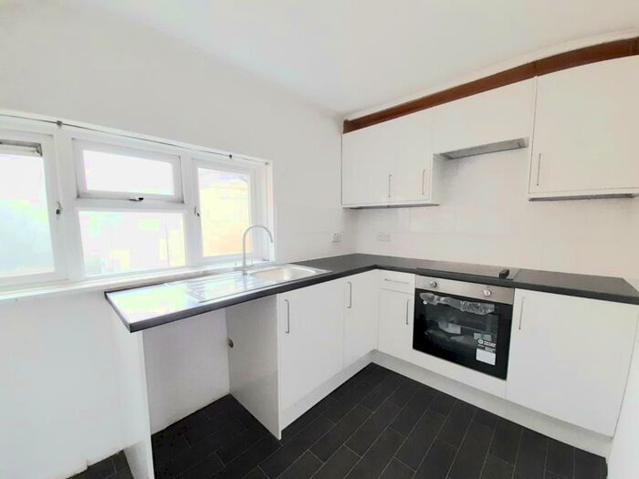 1 Bedroom Flat To Rent In Cleavers Avenue, Conniburrow, MK14