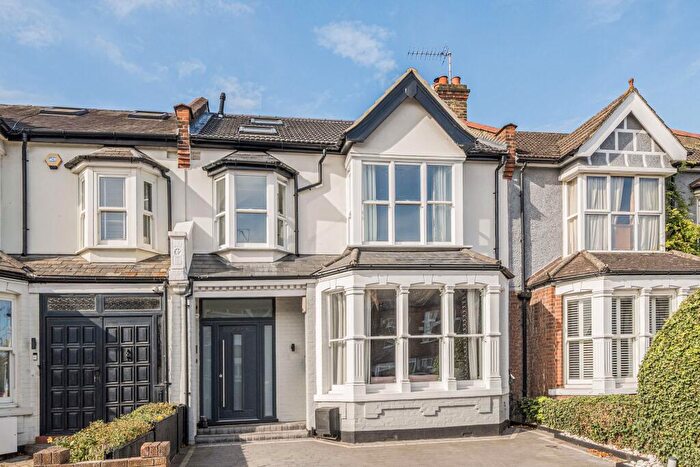 5 Bedroom Terraced House For Sale In Ashurst Road, London, Greater London, N12