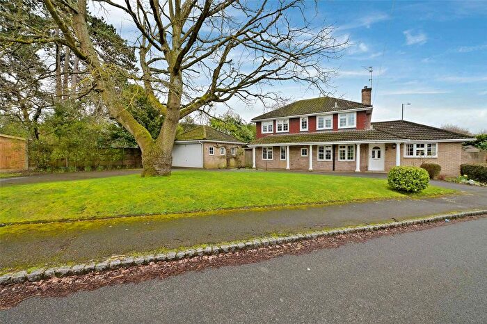 5 Bedroom Detached House For Sale In The Binghams, Maidenhead, Berkshire, SL6