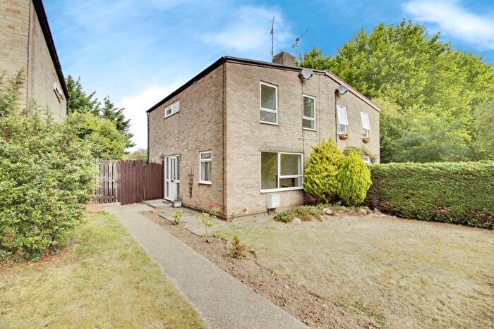 3 Bedroom Semi-Detached House For Sale In Dawley, Welwyn Garden City, AL7