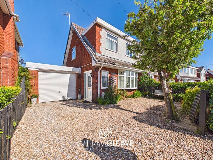 3 Bedroom Semi-Detached House For Sale In Delamere Avenue, Buckley, Flintshire, CH7