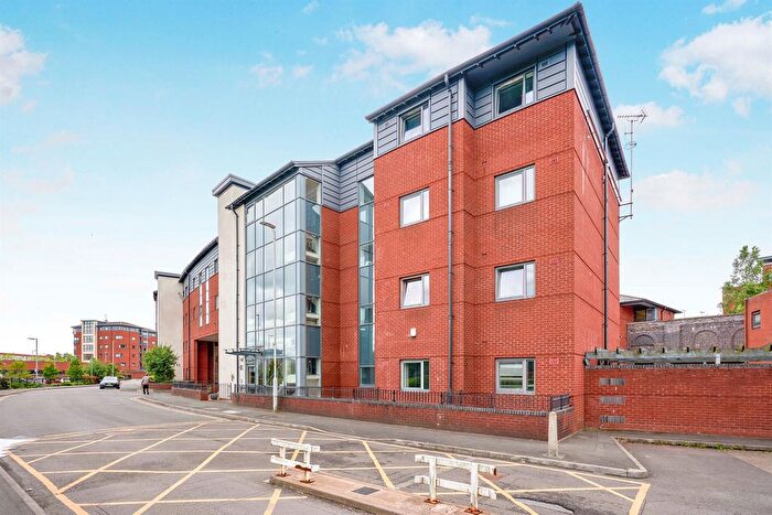 2 Bedroom Flat For Sale In Broad Gauge Way, City Centre, Wolverhampton, WV10